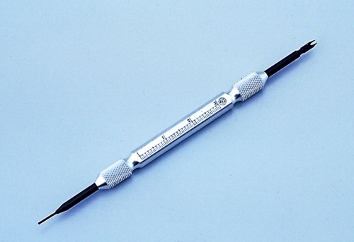 「バネ棒外し」の特徴は？代用品はある？